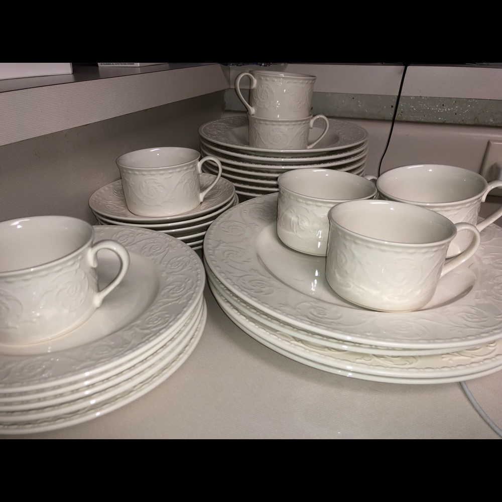 Mikasa New Dinnerware